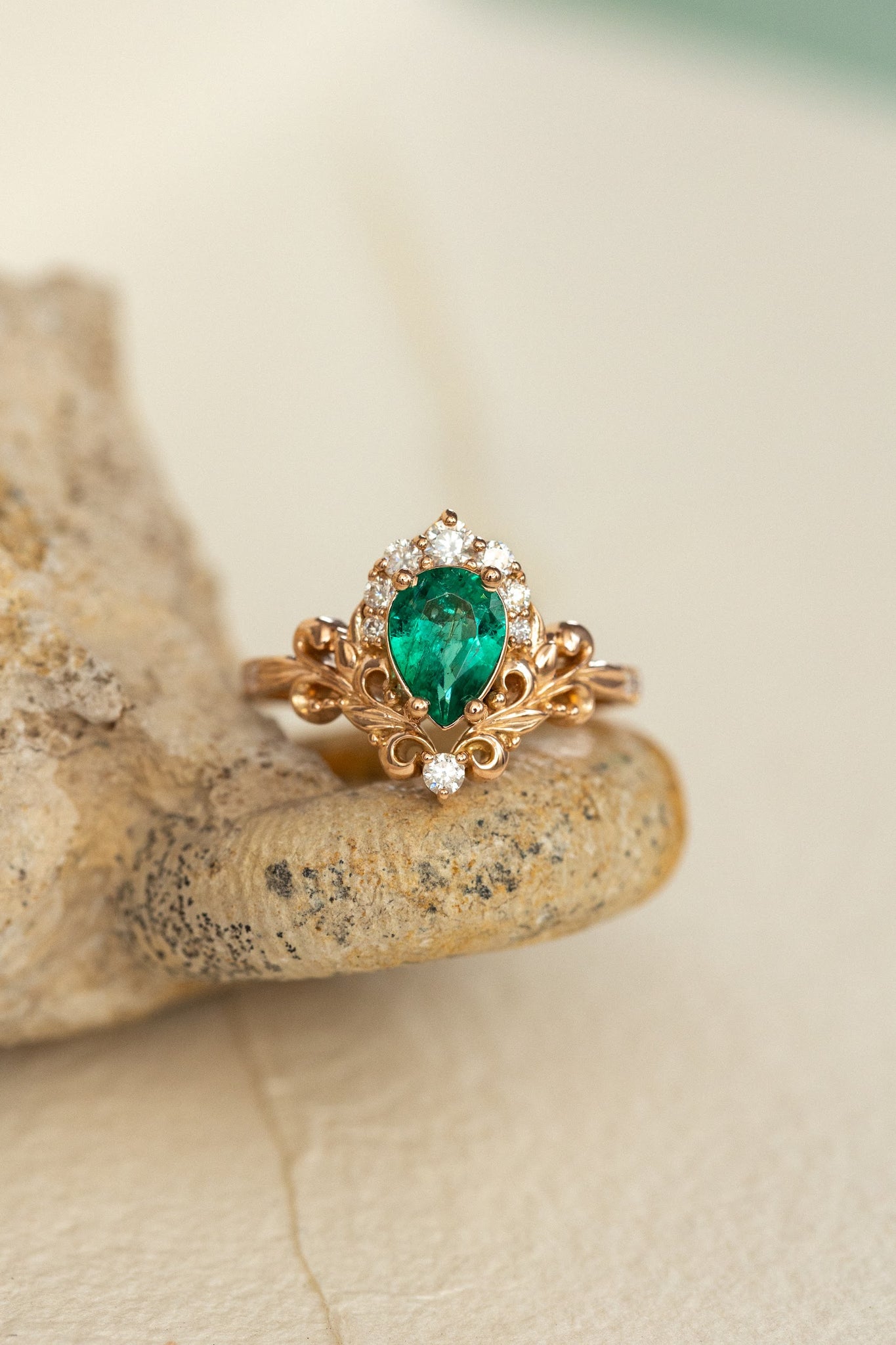 Emerald and diamonds bridal ring set, baroque inspired gold engagement ring set / Sophie - Eden Garden Jewelry™