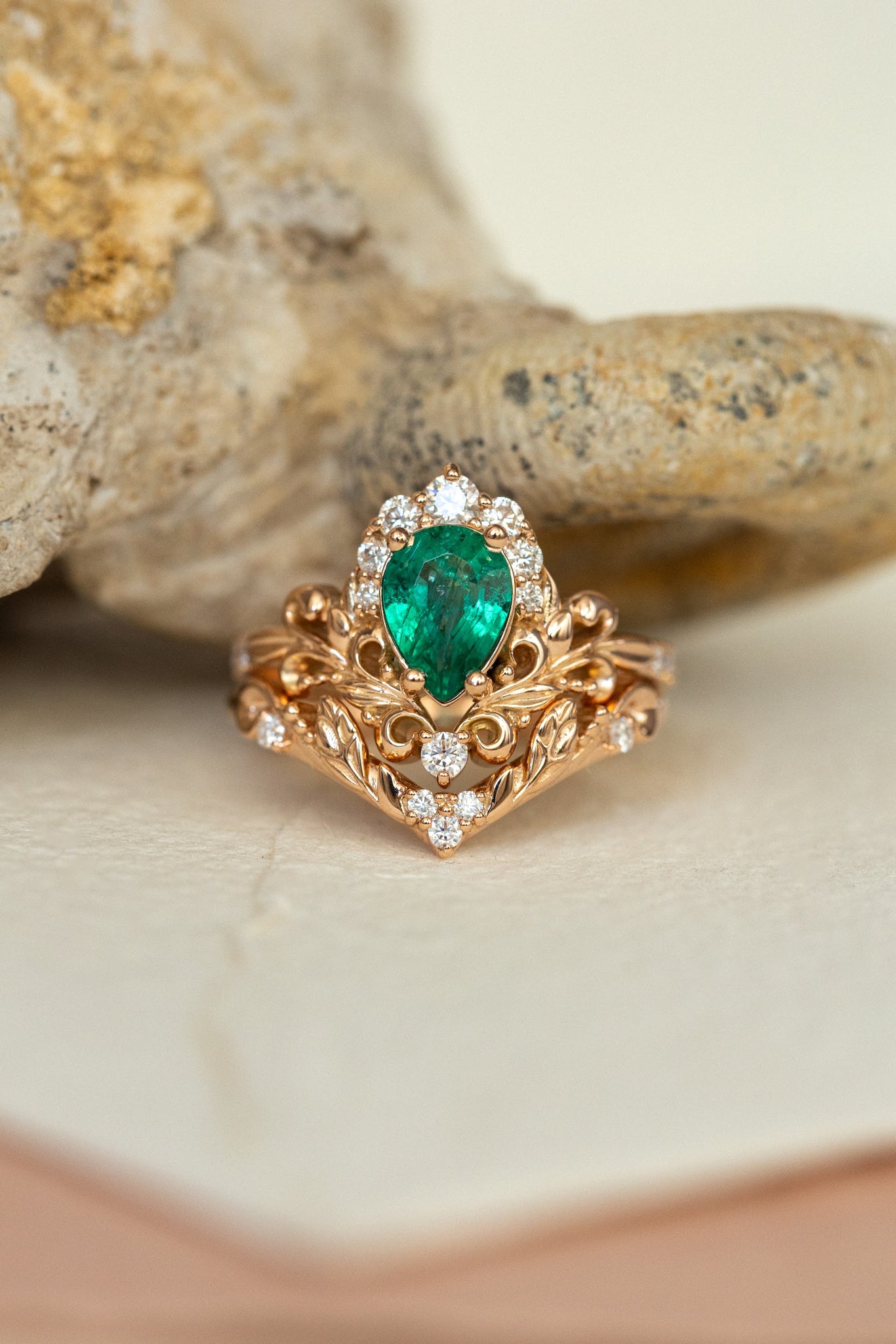 Emerald and diamonds bridal ring set, baroque inspired gold engagement ring set / Sophie - Eden Garden Jewelry™