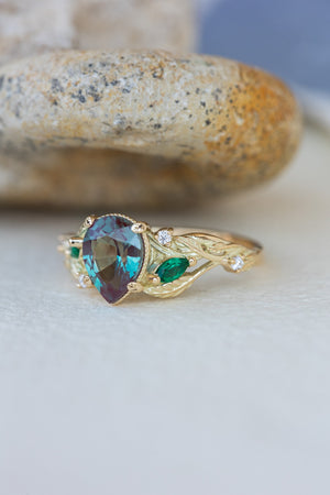 Alexandrite and accent emeralds bridal ring set, ethical gemstones engagement ring set / Patricia - Eden Garden Jewelry™