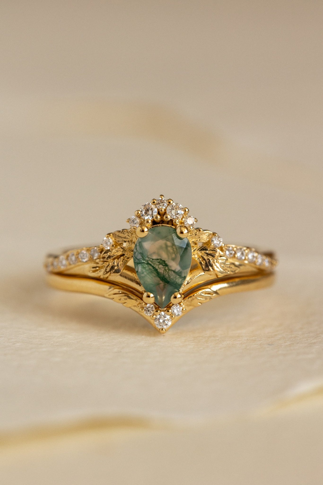 Forest-themed bridal ring set with green moss agate / Amelia - Eden Garden Jewelry™