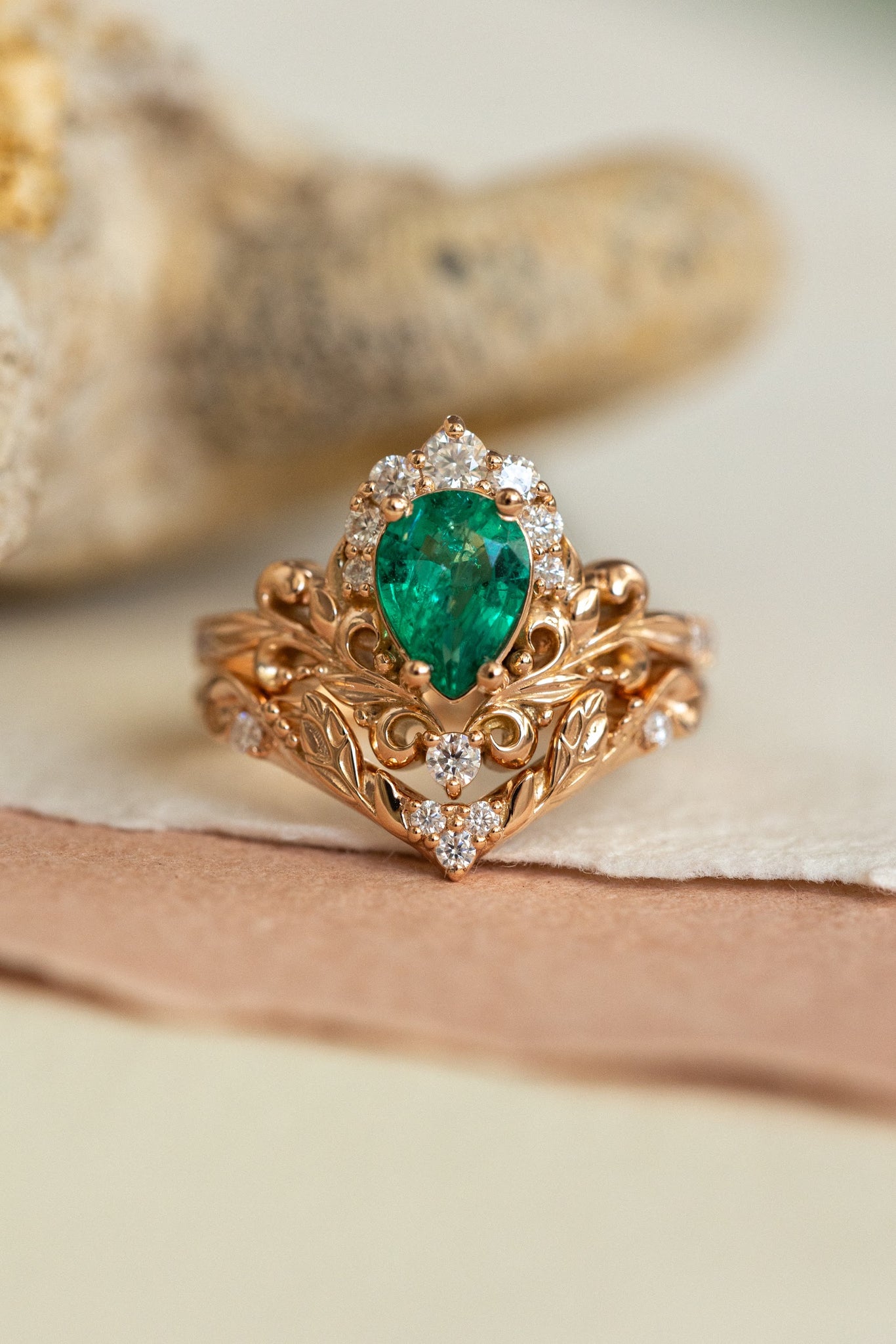 Emerald and diamonds bridal ring set, baroque inspired gold engagement ring set / Sophie - Eden Garden Jewelry™