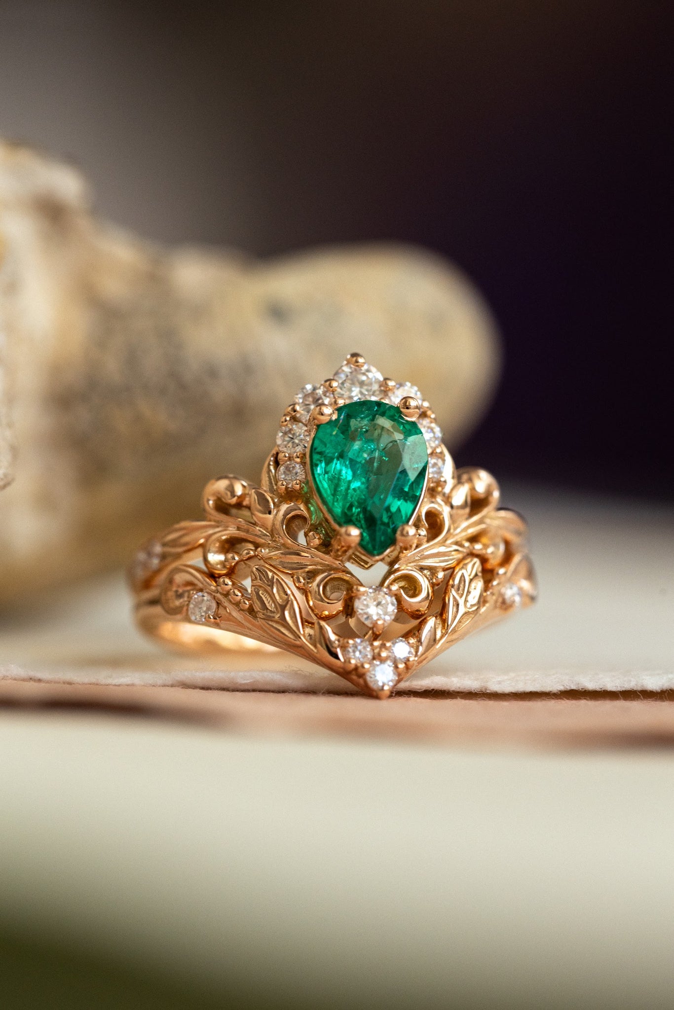 Emerald and diamonds bridal ring set, baroque inspired gold engagement ring set / Sophie - Eden Garden Jewelry™