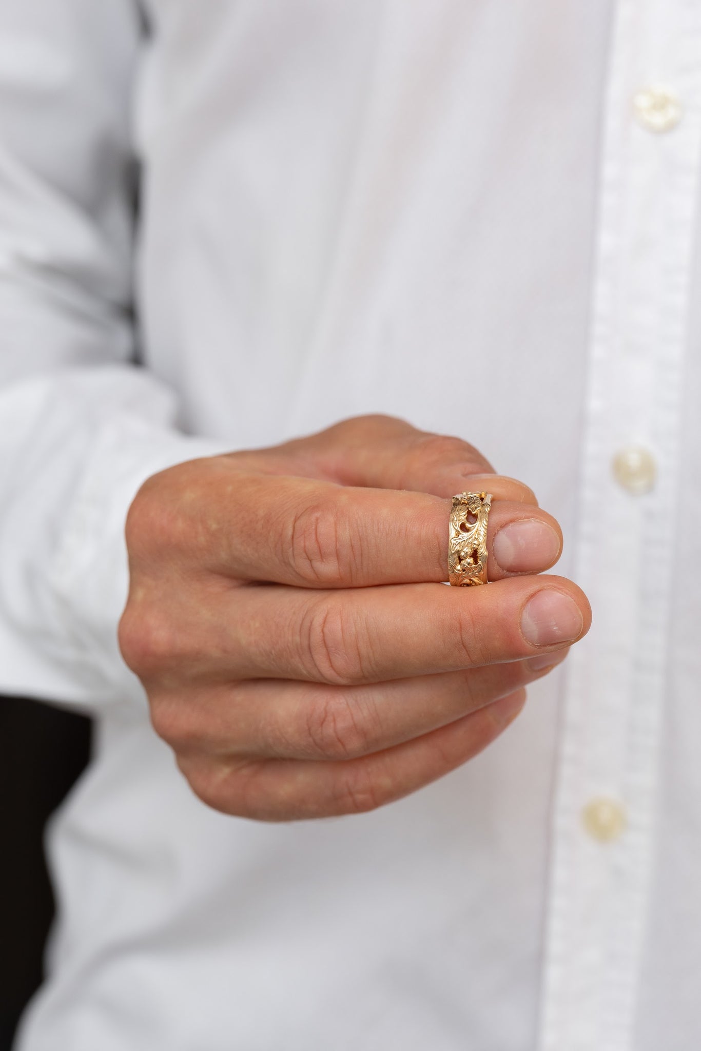 Wedding bands set, oak leaves rings, black and gold - Eden Garden Jewelry™