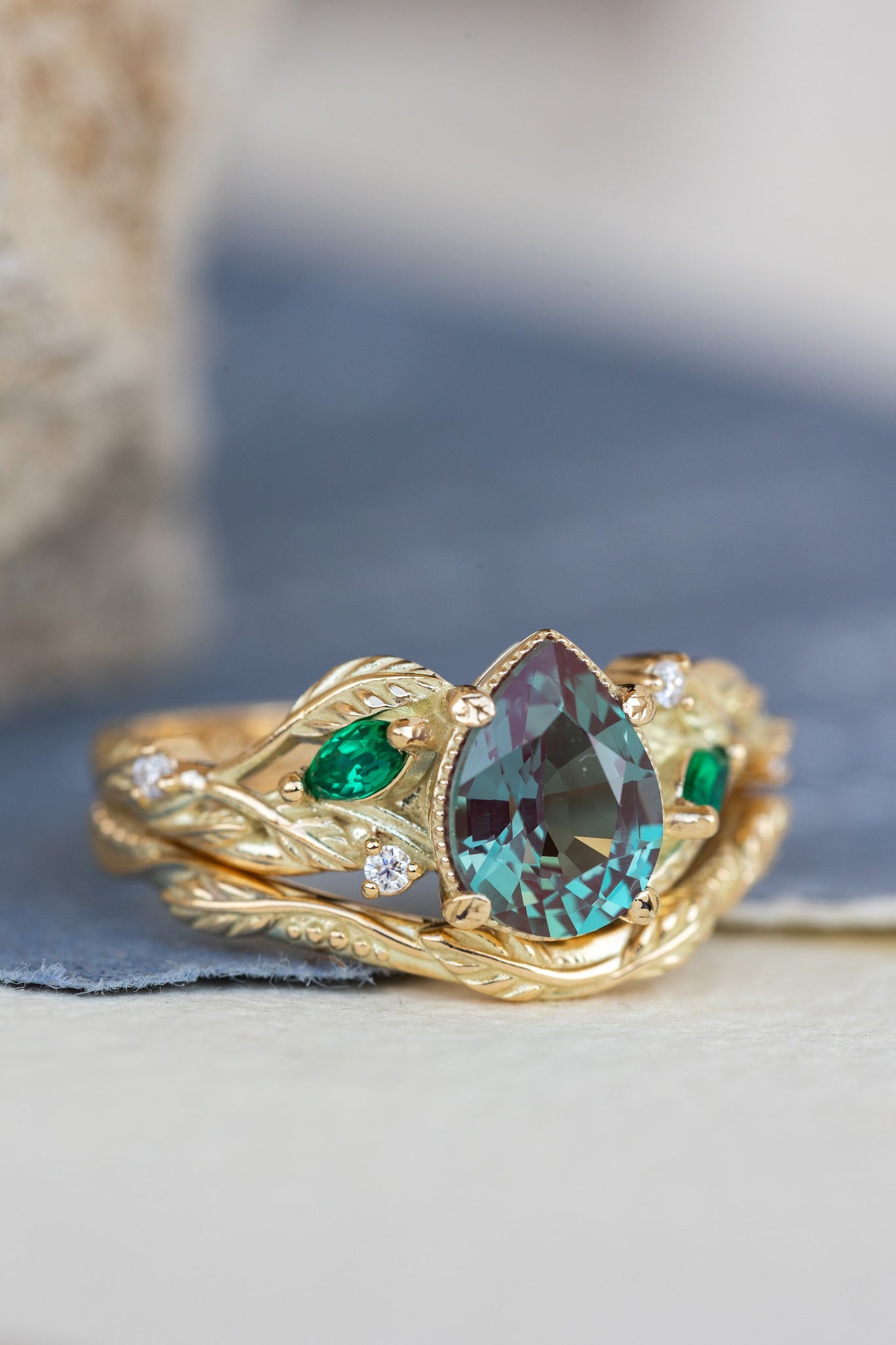 Colour changing alexandrite engagement ring, gold vines proposal ring / Patricia - Eden Garden Jewelry™