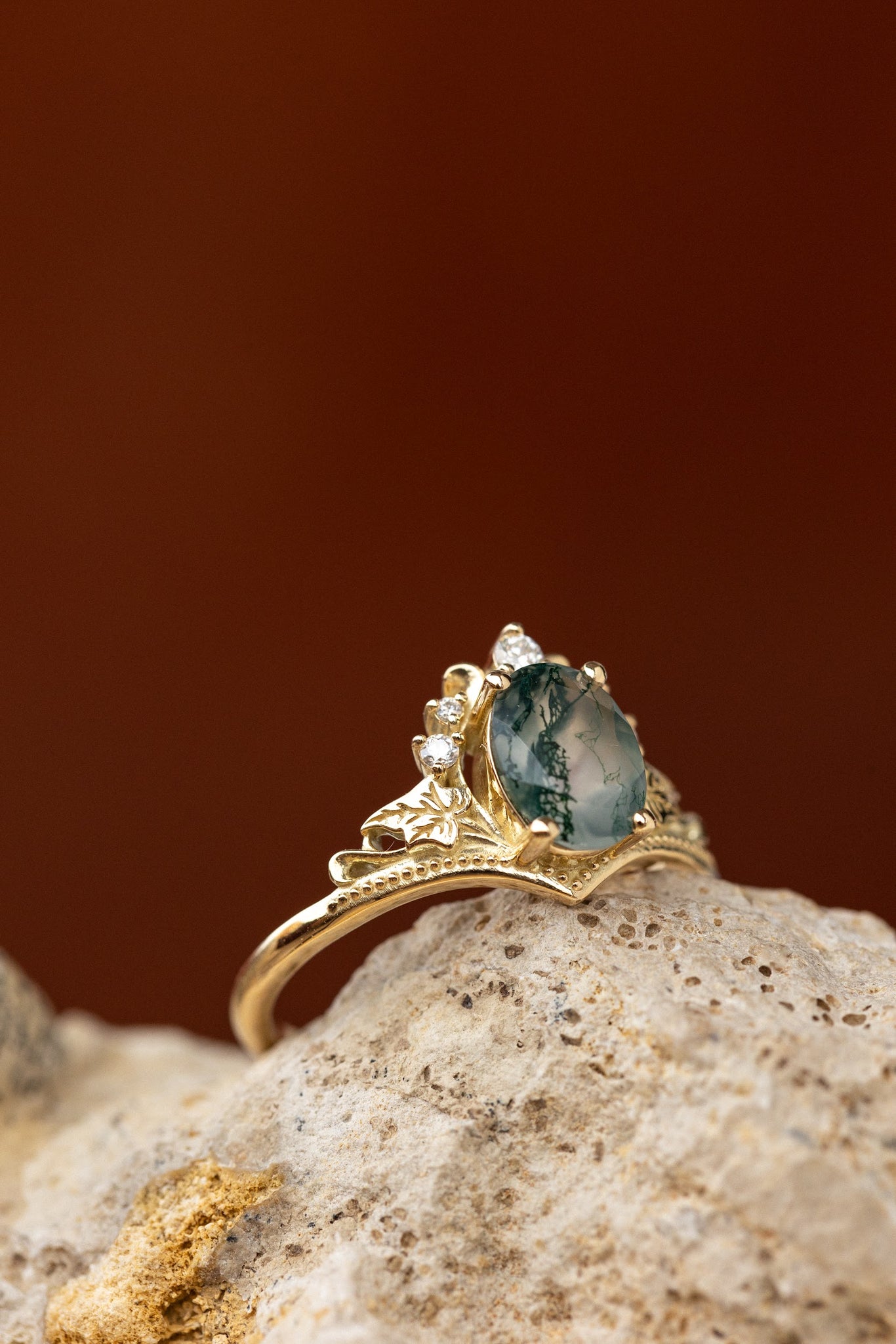 Dendritic moss agate engagement ring, gold ivy leaves proposal ring with accents diamonds / Ariadne - Eden Garden Jewelry™