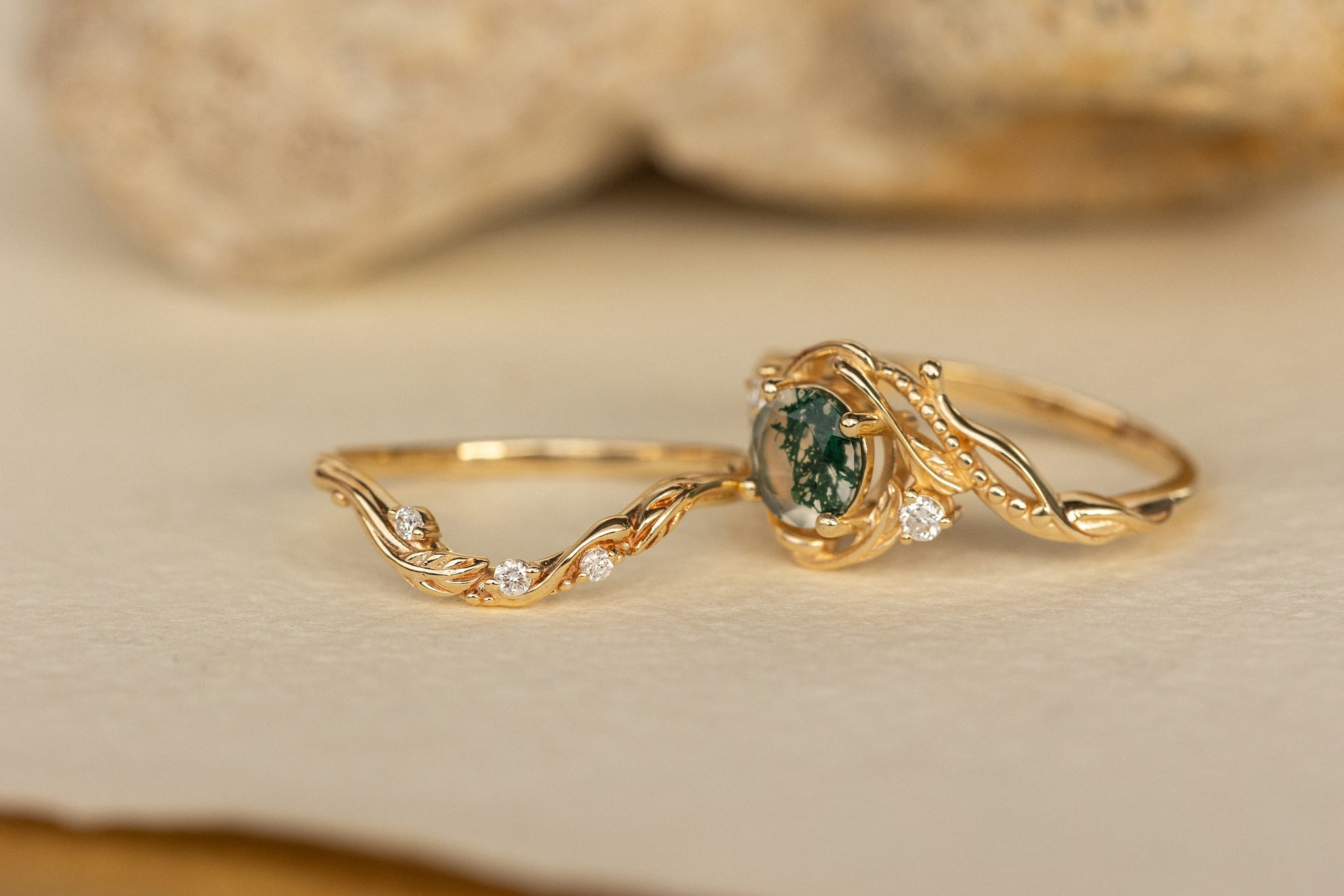 Gold bridal ring set with natural round moss agate and accent diamonds / Undina - Eden Garden Jewelry™