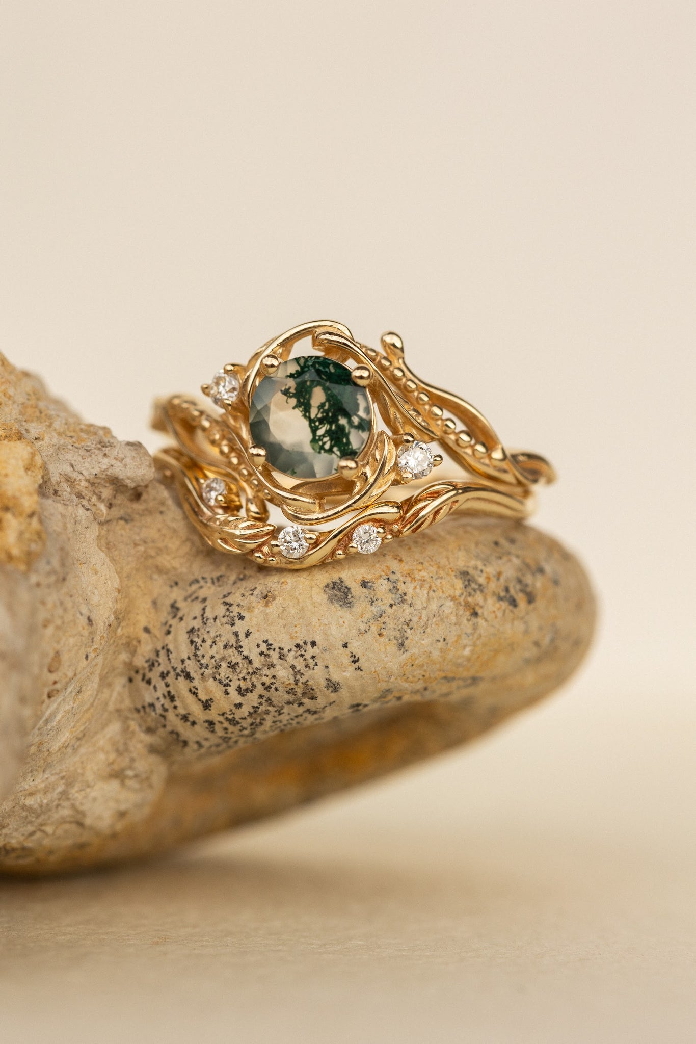 Gold bridal ring set with natural round moss agate and accent diamonds / Undina - Eden Garden Jewelry™