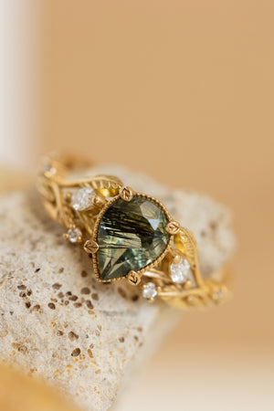 Patricia ring in 14K yellow gold, natural rutile peridot,  pear cut 8x6 mm - Eden Garden Jewelry™