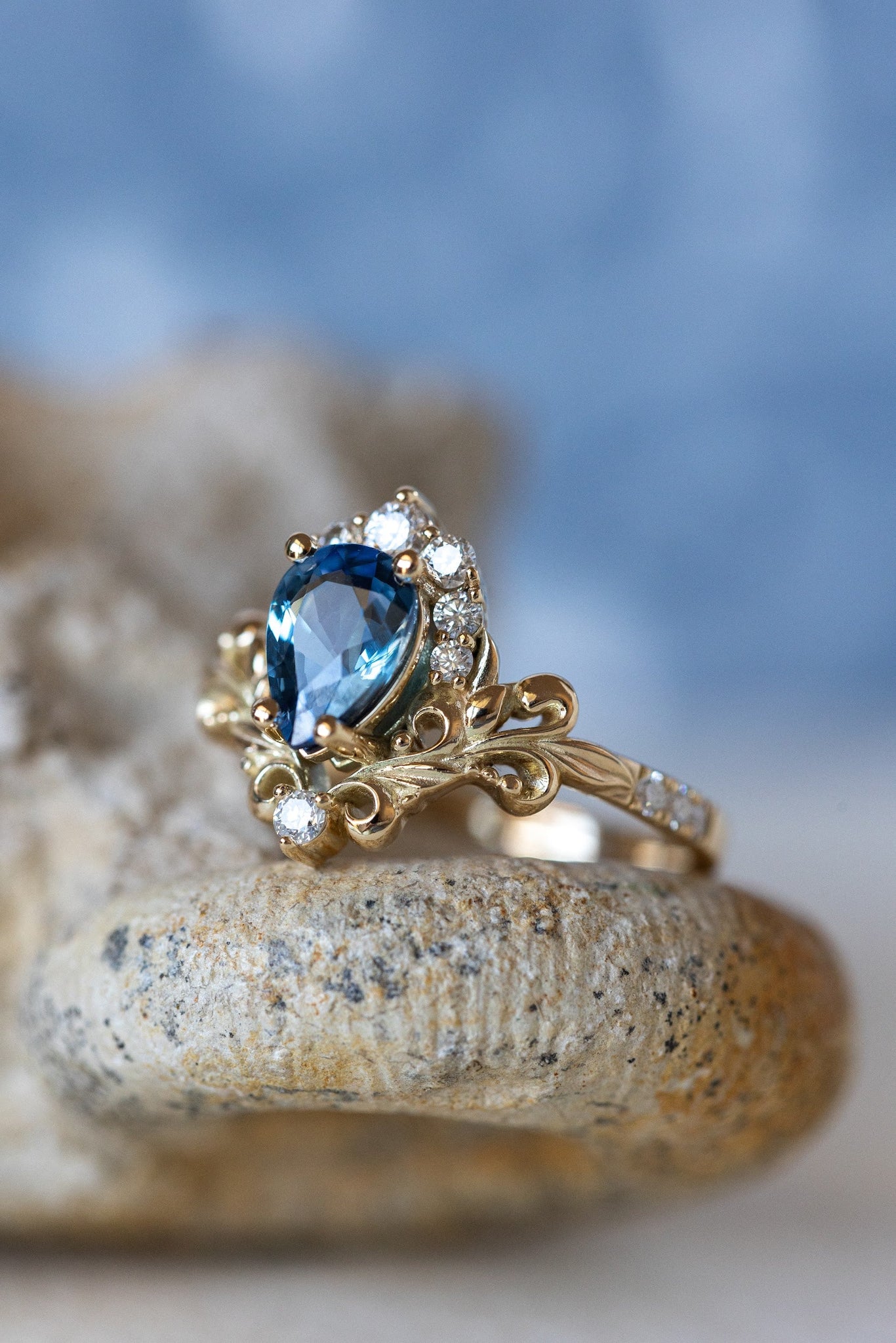 Natural blue sapphire engagement ring, baroque inspired gold ring with diamonds / Sophie - Eden Garden Jewelry™