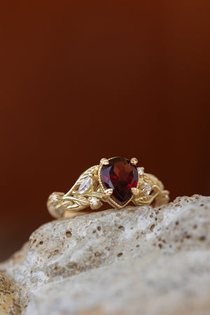 Garnet and diamonds engagement ring, gold branch proposal ring / Patricia - Eden Garden Jewelry™