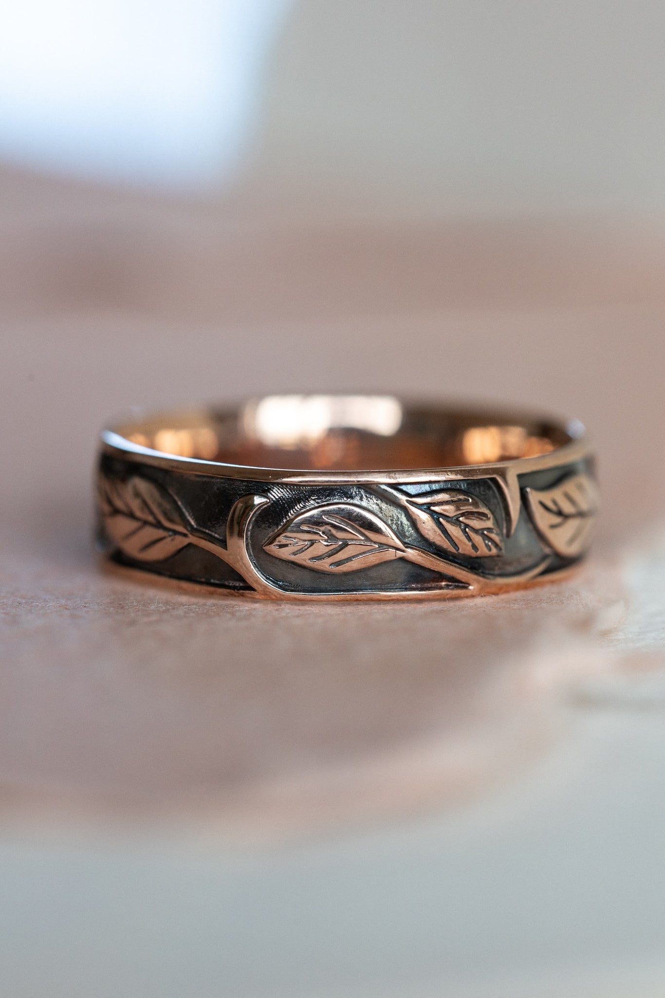 Leaf wedding band for men, 6 mm wide gold band - Eden Garden Jewelry™