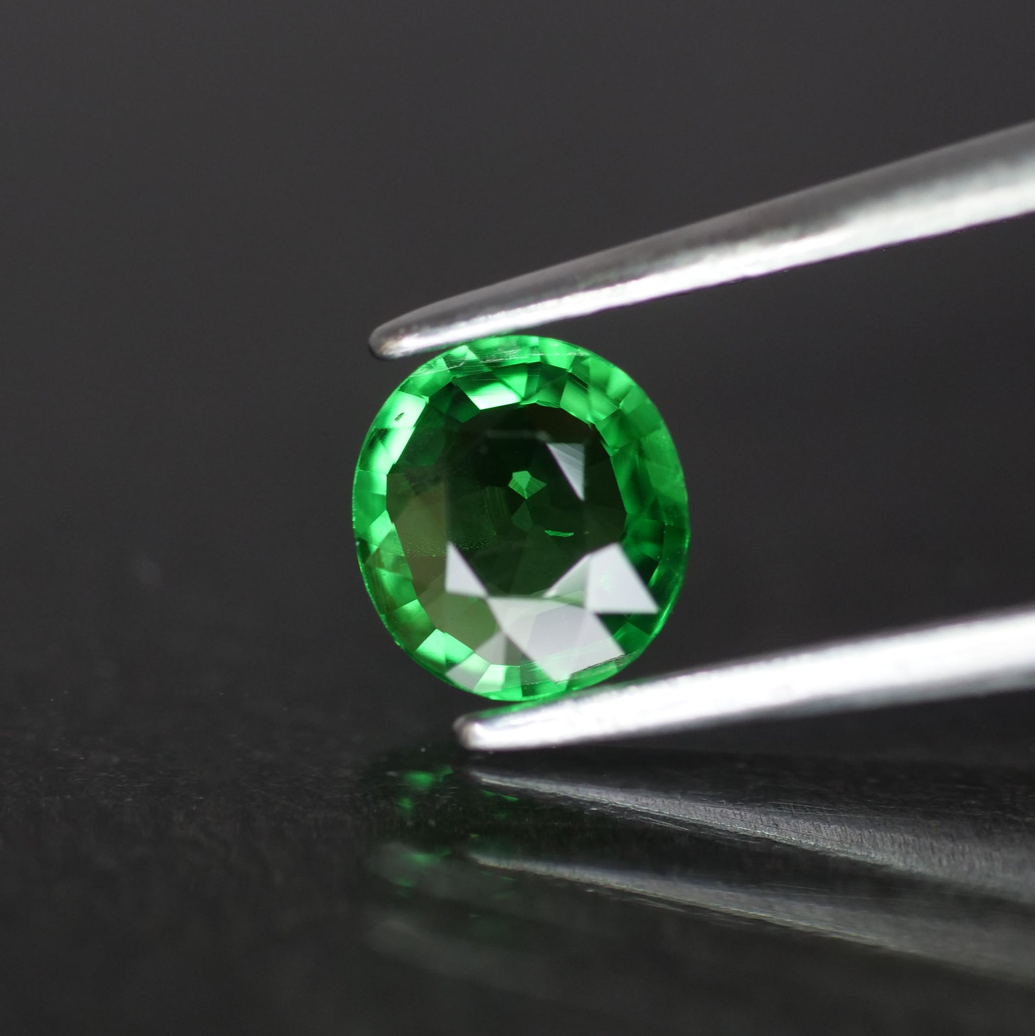 Tsavorite Garnet | natural, shocking green, oval cut 5.5x5mm, VS 0.57ct - Eden Garden Jewelry™