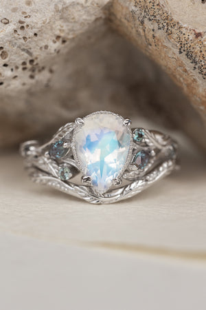 Big pear moonstone bridal ring set, engagement ring set with accent alexandrites / Patricia - Eden Garden Jewelry™