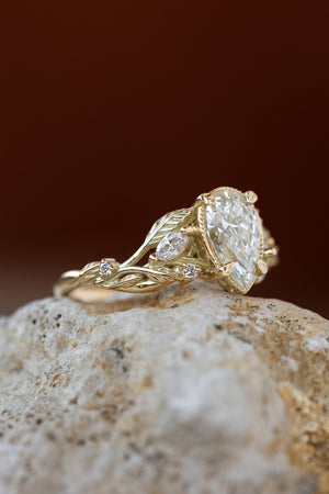 Lab grown diamond engagement ring, gold nature inspired ring with leaves and diamonds / Patricia - Eden Garden Jewelry™