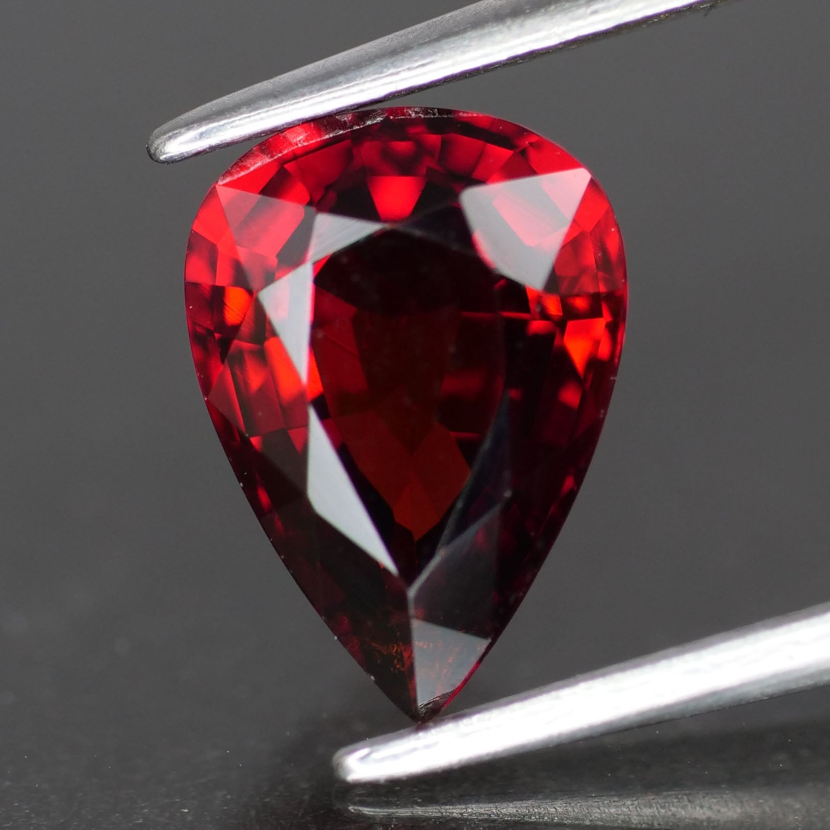 Garnet | natural, pear cut, *9x7 mm, VS *2 ct - Eden Garden Jewelry™