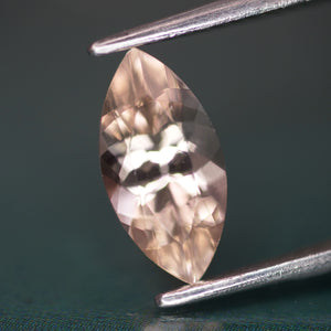 Morganite | natural, peach pink colour, marquise cut 10x5 mm, VS, Madagascar 0.9ct - Eden Garden Jewelry™