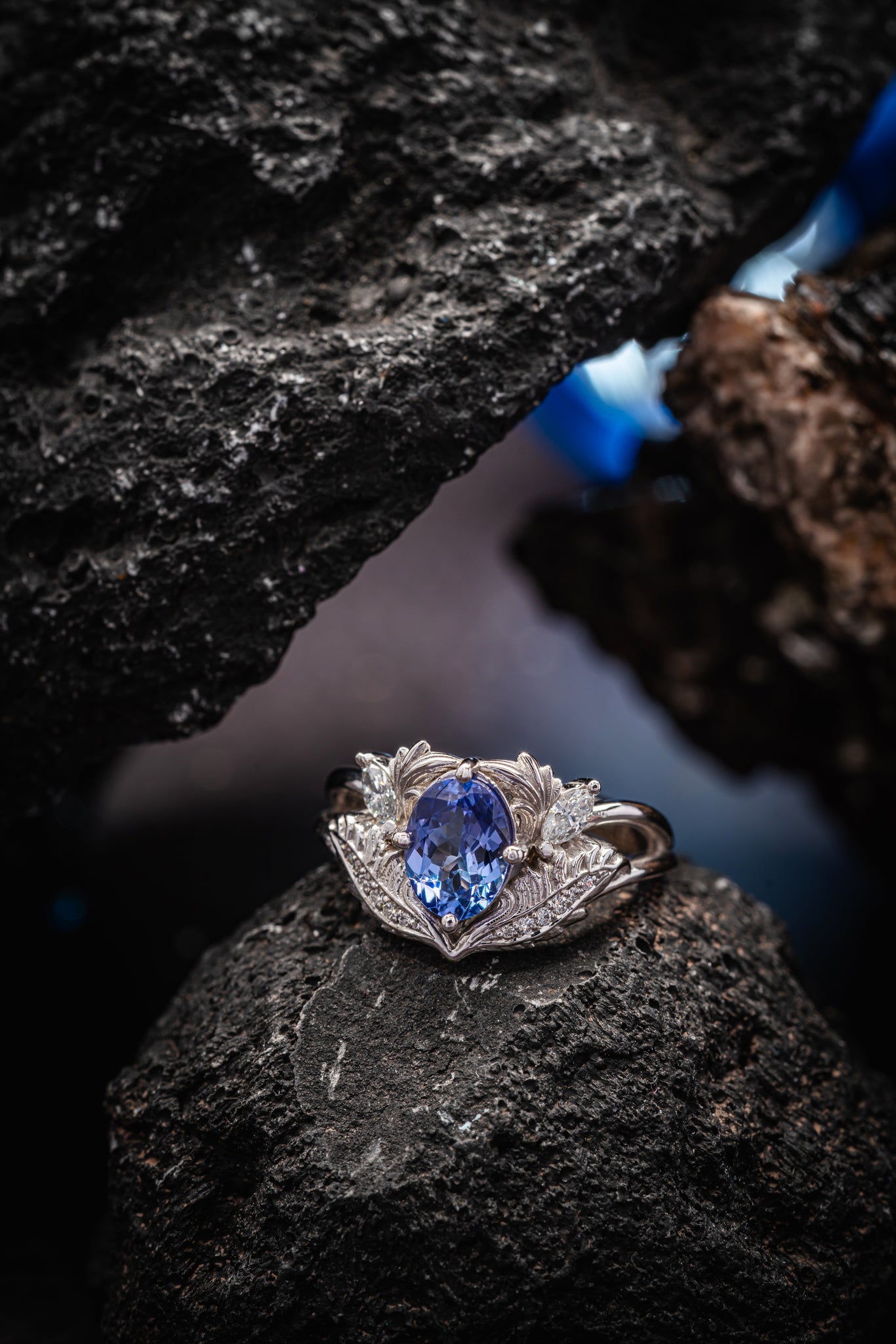 Engagement ring with tanzanite and diamonds / Adonis