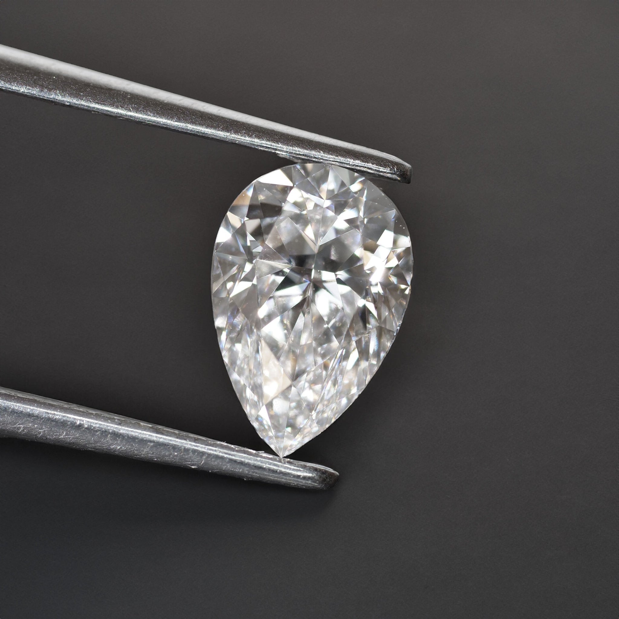 Natural diamond | GIA certified, pear cut 7x4,5 mm, E color, VS, 0.6ct - Eden Garden Jewelry™