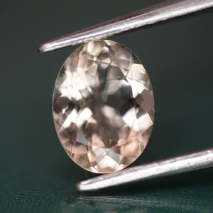 Morganite | natural, peach colour, oval cut 8x6mm, VS, 1.2 ct - Eden Garden Jewelry™