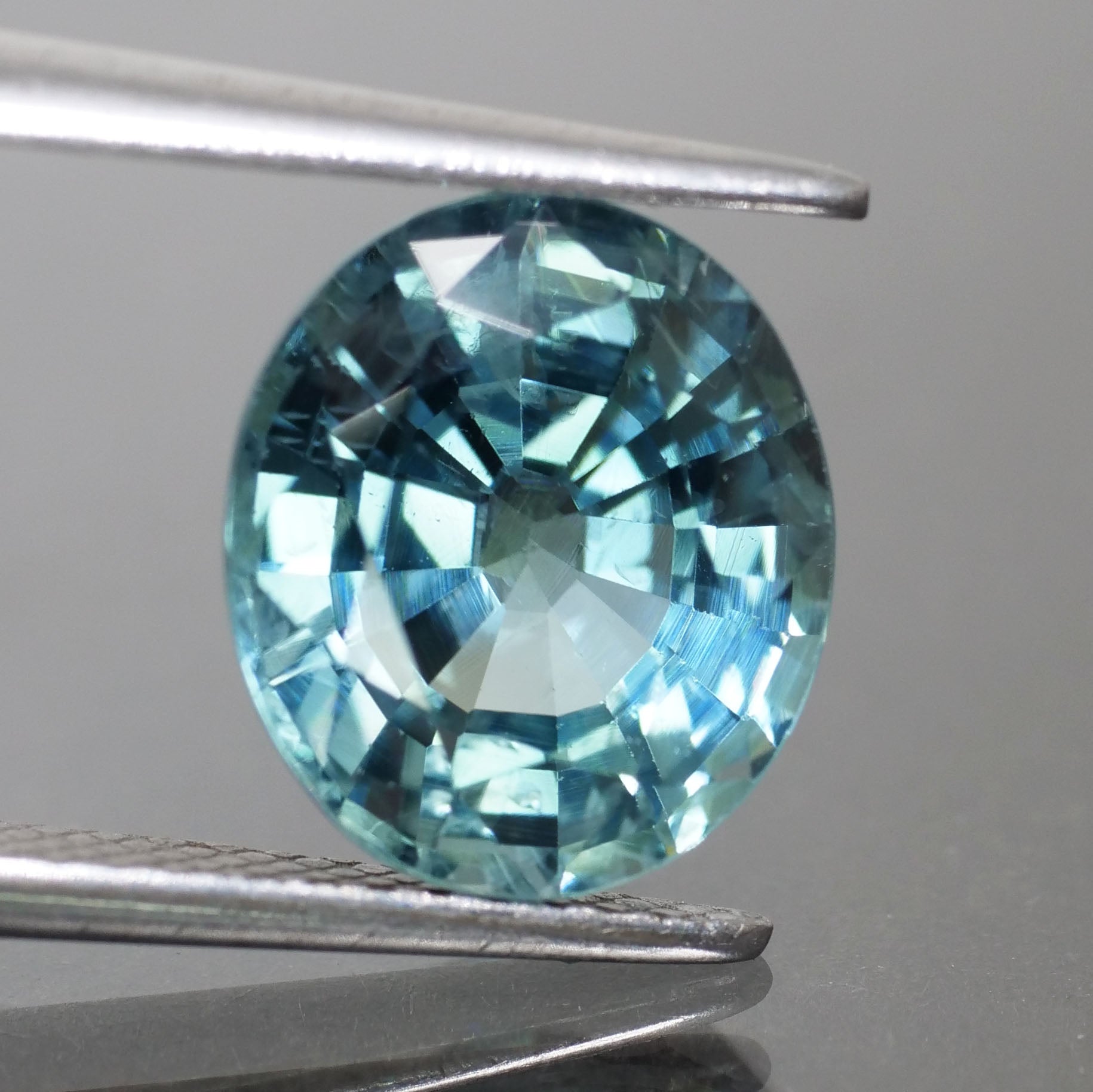 Sapphire | natural, teal (greenish blue), oval cut 9.6x8.3 mm, VS, 3.69 ct - Eden Garden Jewelry™