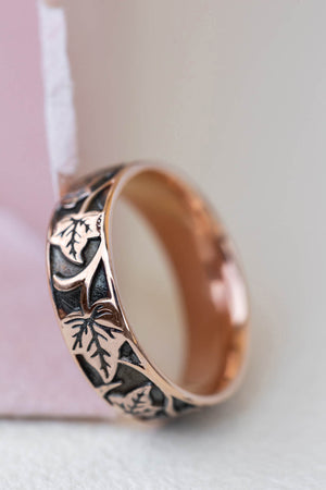 Black and gold wedding band for man, ivy leaves ring - Eden Garden Jewelry™