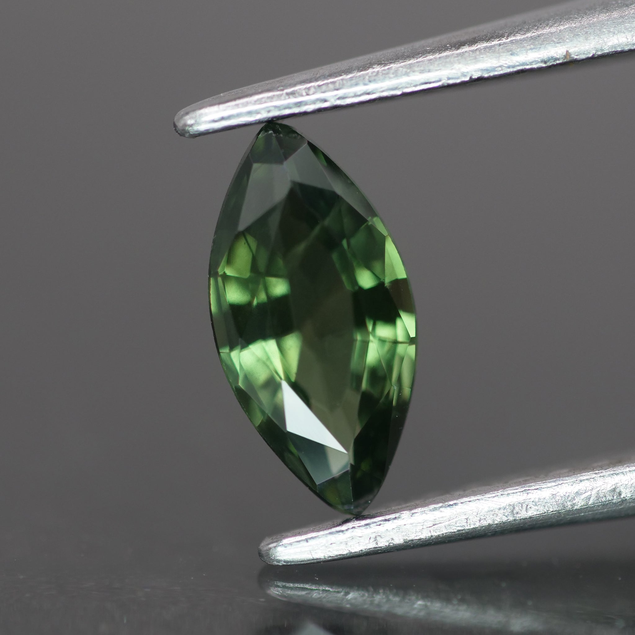 Sapphire | natural, green color, marquise-cut, *8x4 mm, 0.55ct