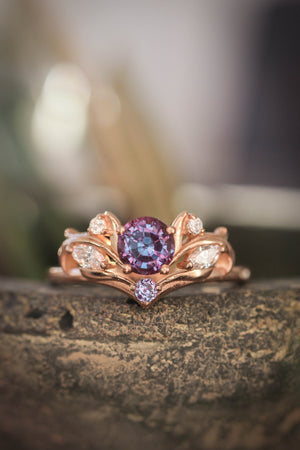 Engagement ring with alexandrite and diamonds / Swanlake - Eden Garden Jewelry™