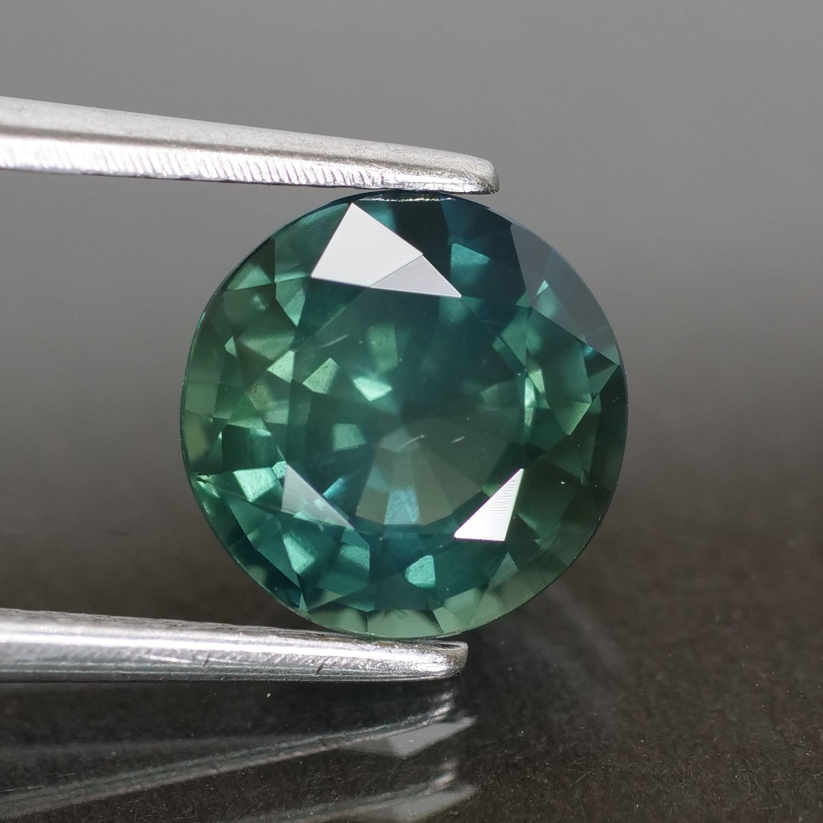 Sapphire Teal | natural, greenish blue, round cut 7.8 mm, 2.10ct - Eden Garden Jewelry™