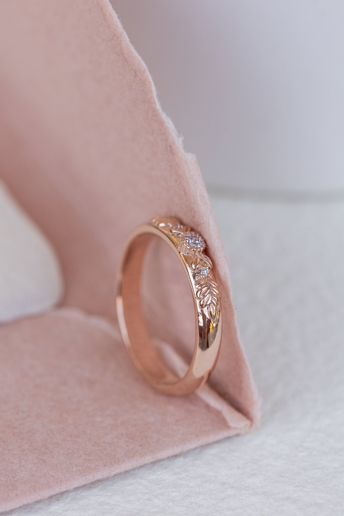 READY TO SHIP: Rose gold wreath wedding band with three lab grown diamonds, AVAILABLE RING SIZES 5.5US - Eden Garden Jewelry™