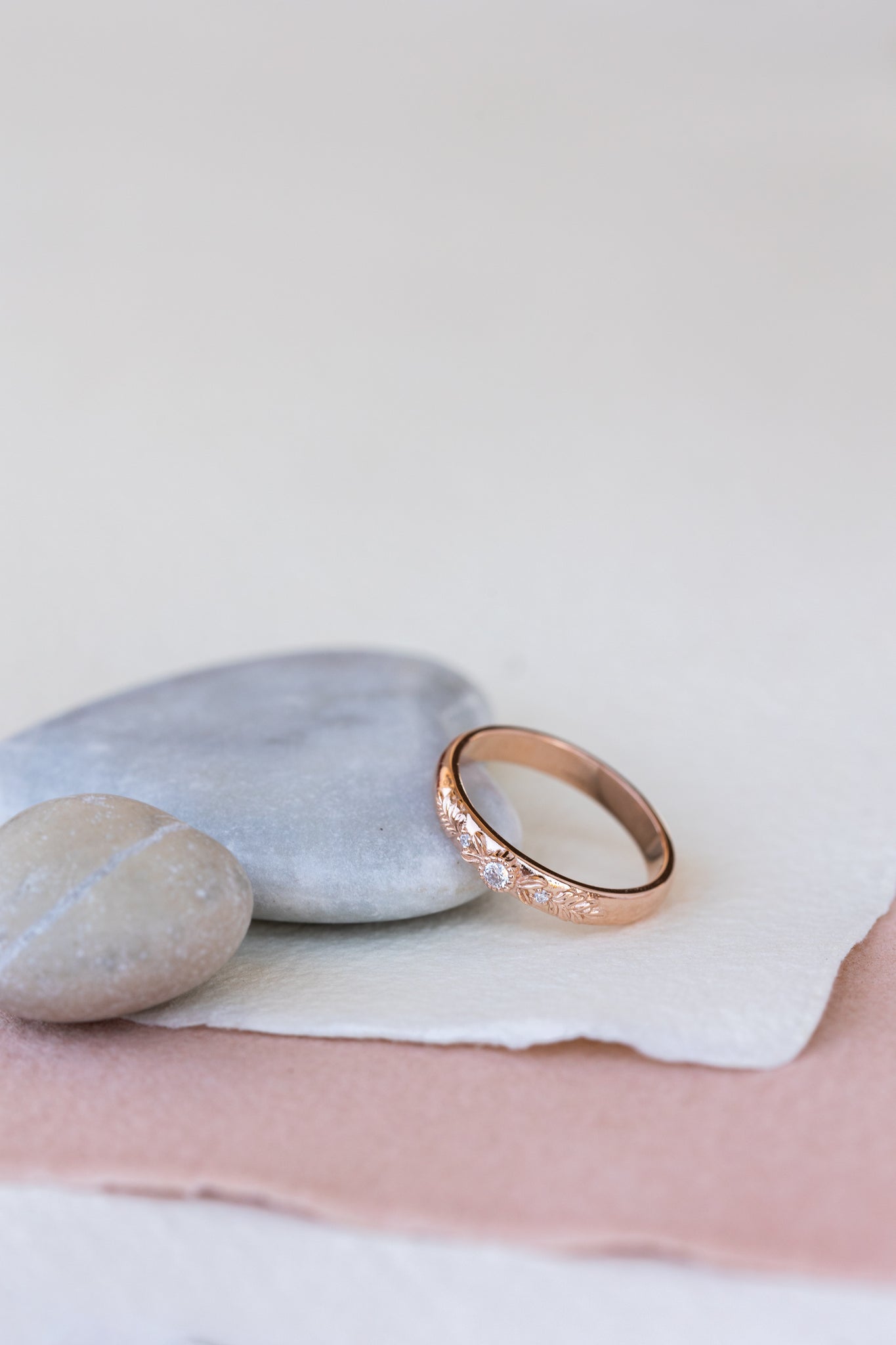 READY TO SHIP: Rose gold wreath wedding band with three lab grown diamonds, AVAILABLE RING SIZES 5.5US - Eden Garden Jewelry™