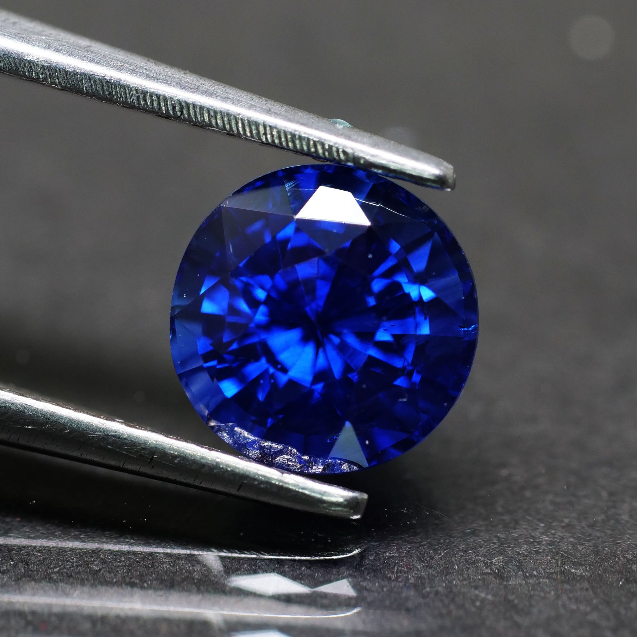 Royal Blue Sapphire | natural, round cut 6,5 mm, VS, 1.5ct, Sri Lanka - Eden Garden Jewelry™