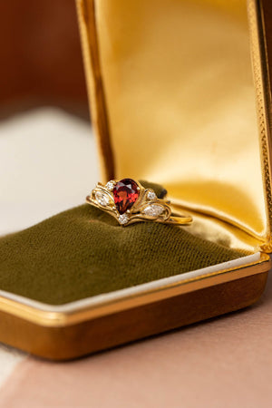 READY TO SHIP: Swanlake ring in 18K yellow gold, natural garnet pear 7x5 mm, natural diamonds, AVAILABLE RING SIZES: 8.5-10.5US - Eden Garden Jewelry™