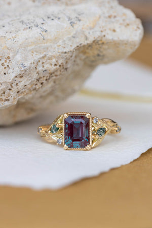 READY TO SHIP: Patricia ring in 14K yellow gold, lab alexandrite emerald cut 8x6 mm, accent moss agates and salt&pepper diamonds, AVAILABLE RING SIZES: 6-8US - Eden Garden Jewelry™