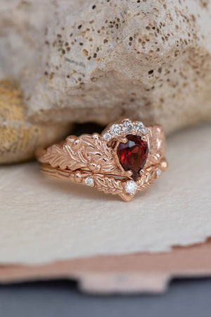 Oak leaves bridal ring set with natural garnet, nature inspired engagement and wedding rings / Royal Oak - Eden Garden Jewelry™