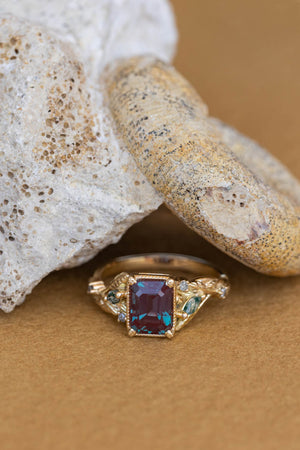 READY TO SHIP: Patricia ring in 14K yellow gold, lab alexandrite emerald cut 8x6 mm, accent moss agates and salt&pepper diamonds, AVAILABLE RING SIZES: 6-8US - Eden Garden Jewelry™