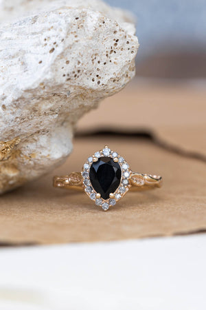 Black spinel with salt and pepper diamonds halo engagement ring / Florentina - Eden Garden Jewelry™