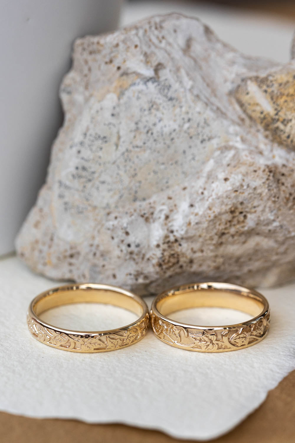 Wedding bands set for couple: gold ivy leaves ring - Eden Garden Jewelry™