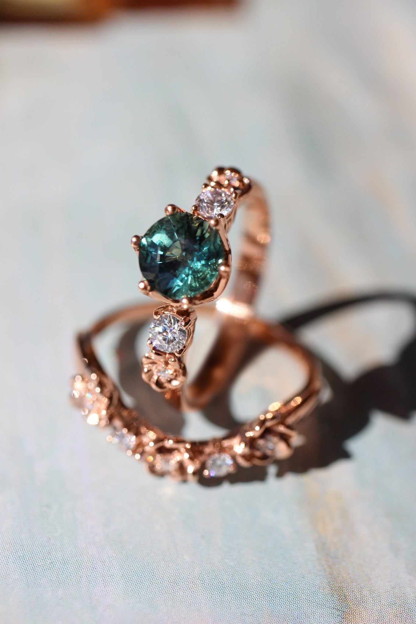 Bridal set with 1 ct teal sapphire and diamonds - Eden Garden Jewelry™