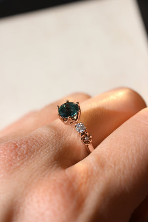 Bridal set with 1 ct teal sapphire and diamonds - Eden Garden Jewelry™