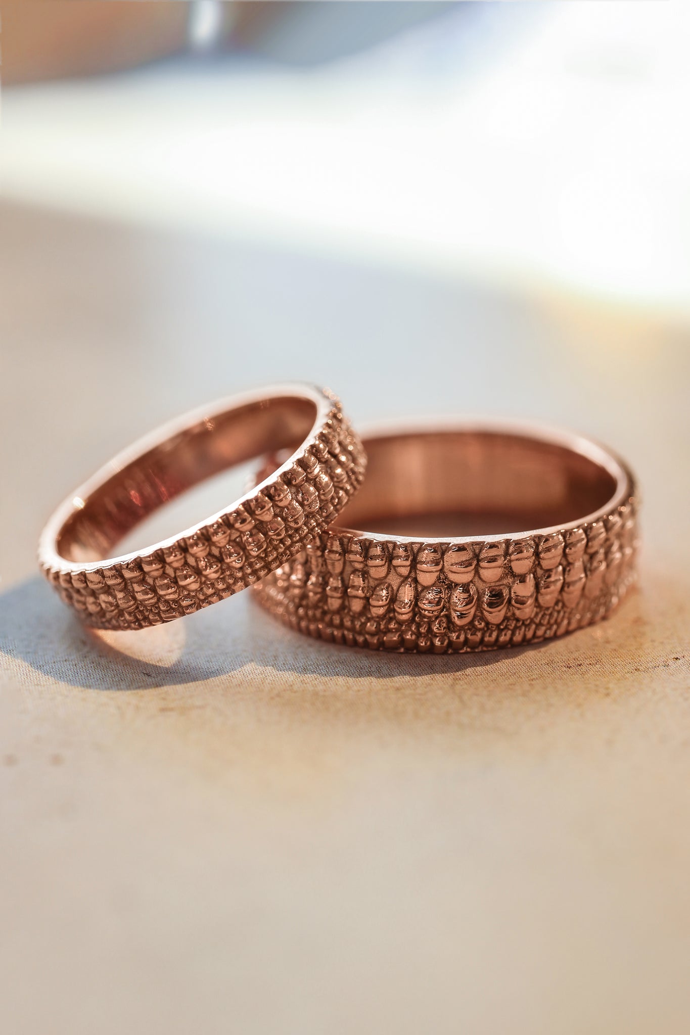 Wedding bands set for couple, crocodile's skin textured rings - Eden Garden Jewelry™