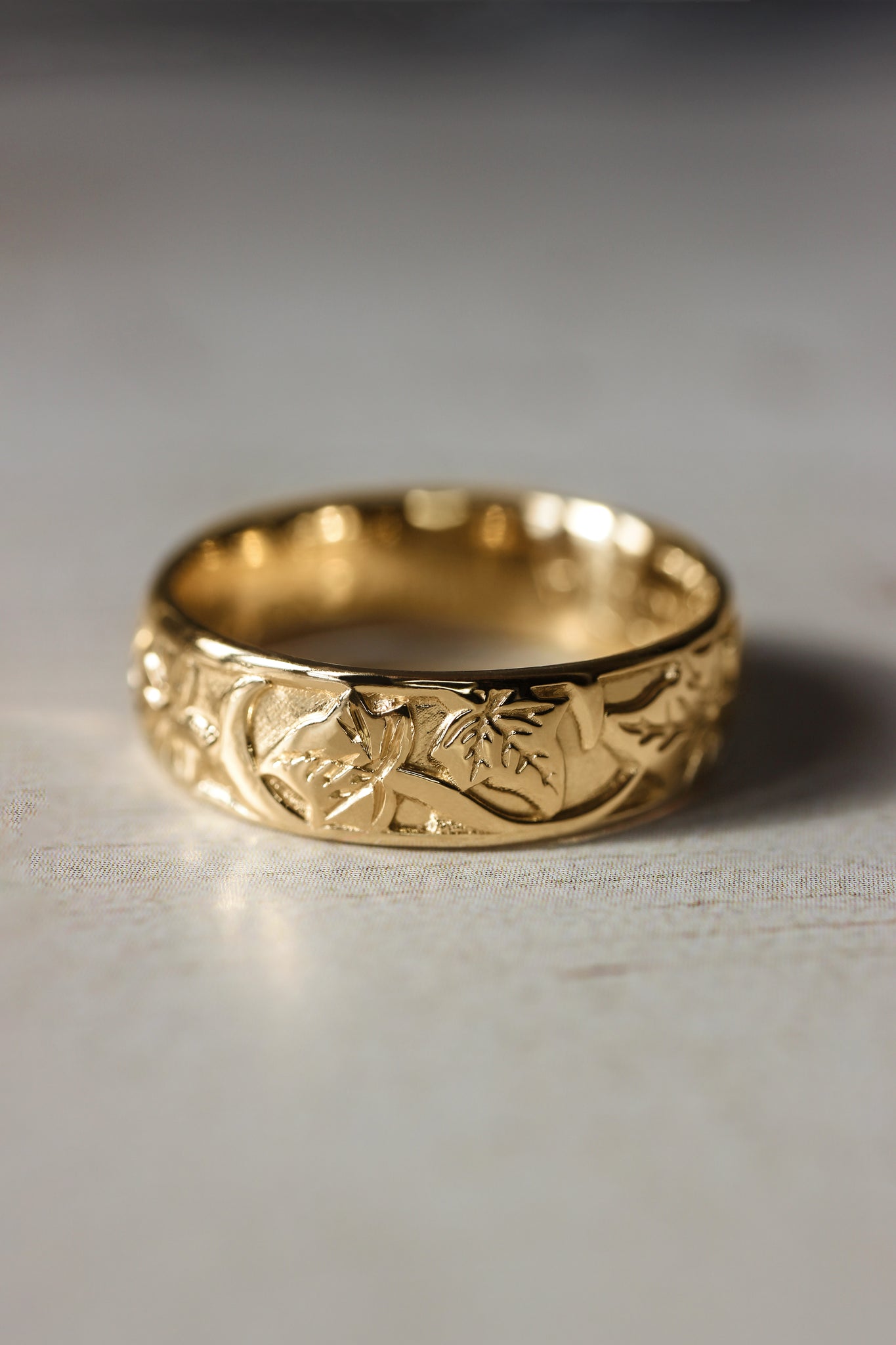 Gold leaf wedding band for man, ivy leaves ring - Eden Garden Jewelry™