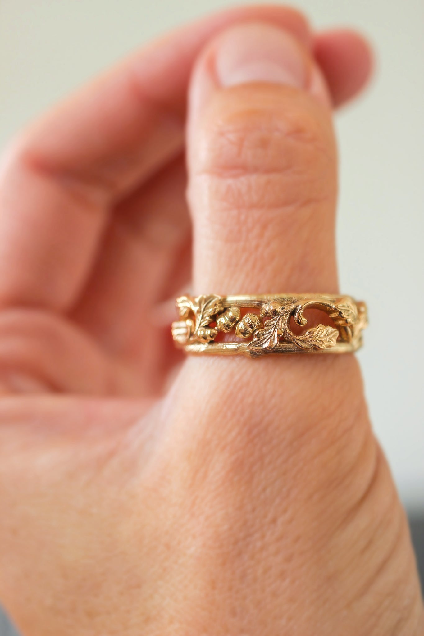 Oak leaves and acorns ring, wedding band for man - Eden Garden Jewelry™