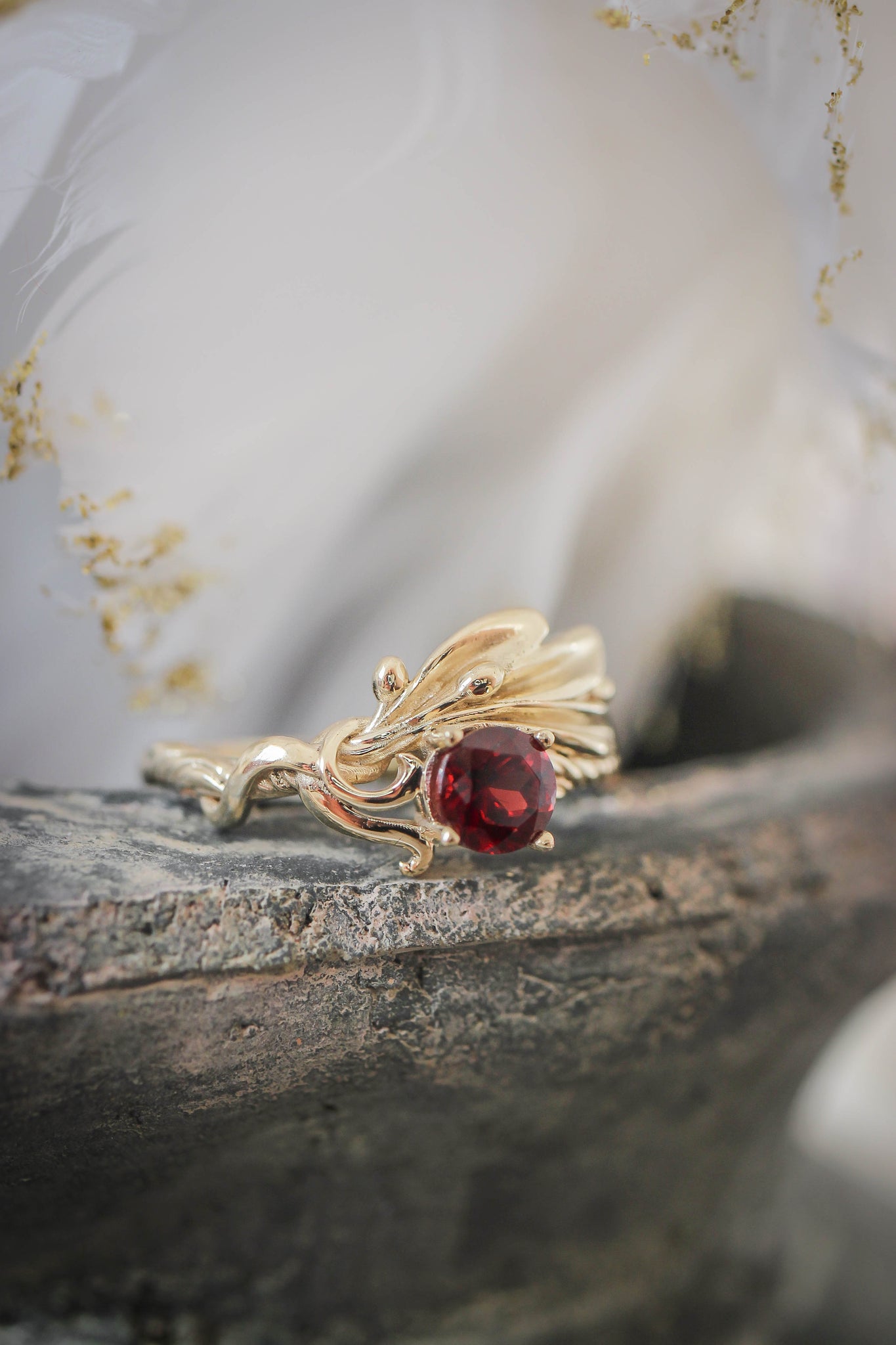 Olive branch ring with ribbon and red garnet - Eden Garden Jewelry™