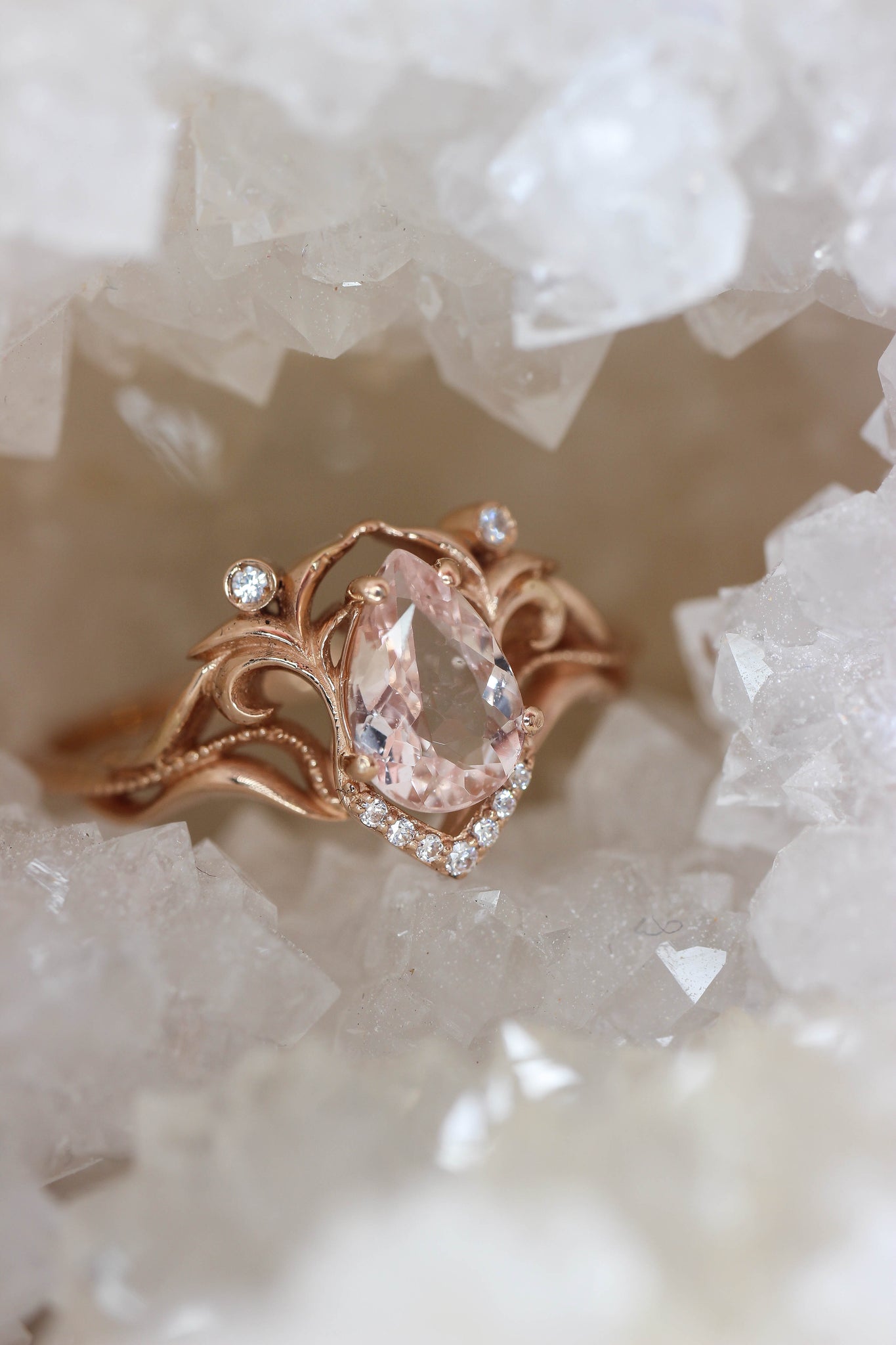 Morganite and diamonds engagement ring / Lida - Eden Garden Jewelry™