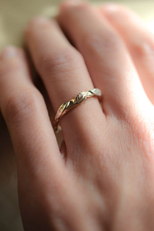 Twig ring with five leaves, wedding band for woman - Eden Garden Jewelry™