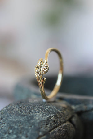 Dainty twig wedding band, solid gold ring - Eden Garden Jewelry™