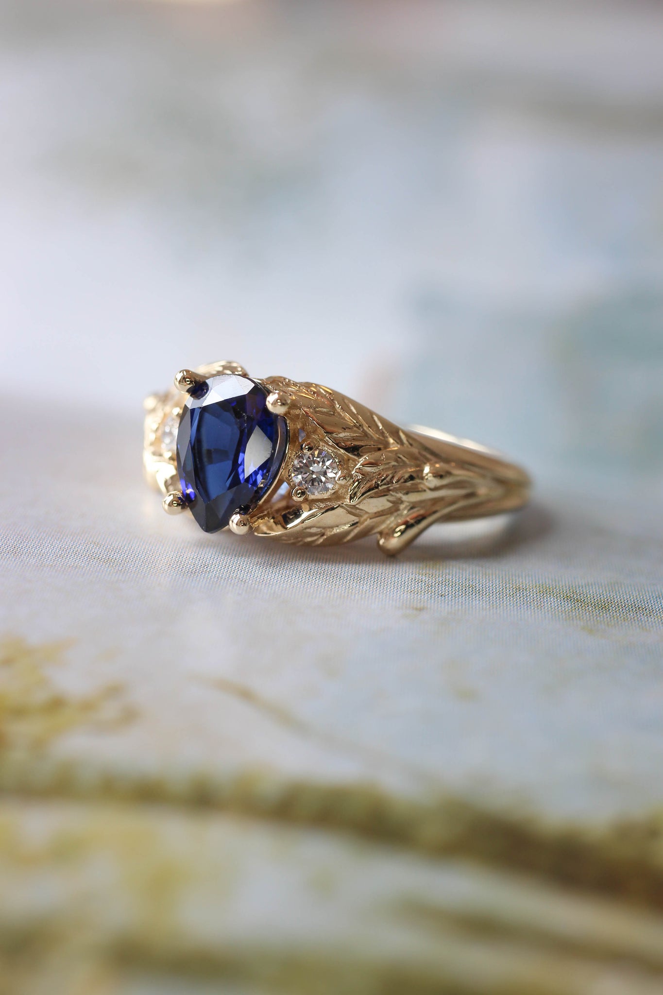 Sapphire and diamonds engagement ring / Wisteria - Eden Garden Jewelry™