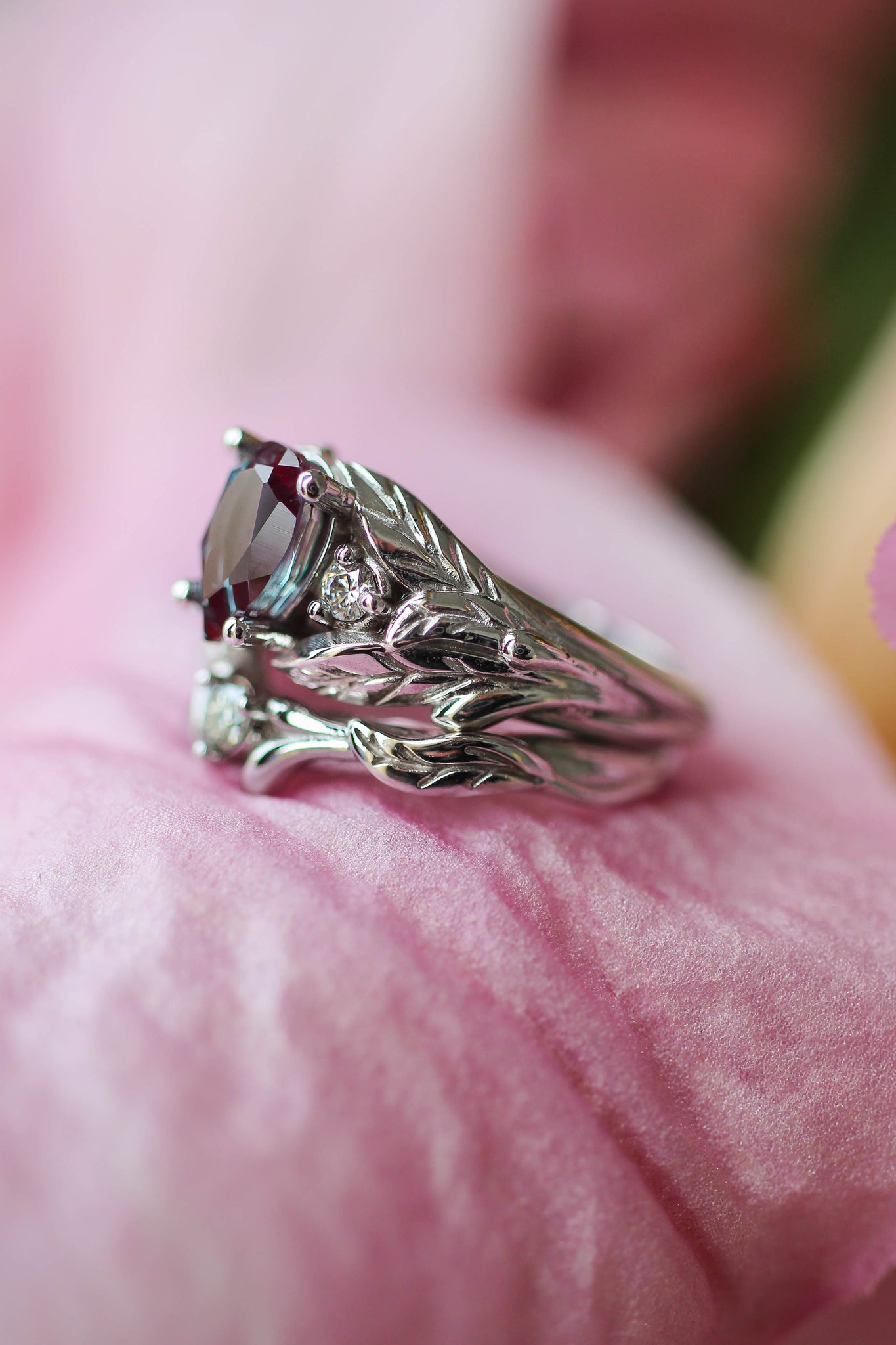 Bridal ring set with alexandrite and diamonds / Wisteria - Eden Garden Jewelry™