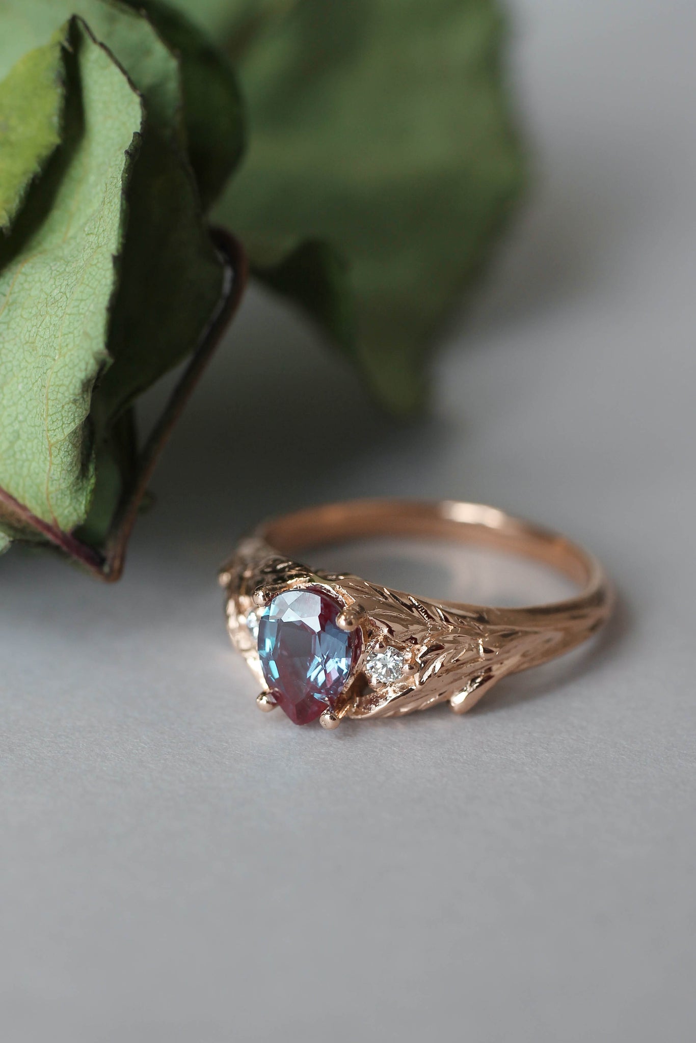 Bridal ring set with alexandrite and diamonds / Wisteria - Eden Garden Jewelry™