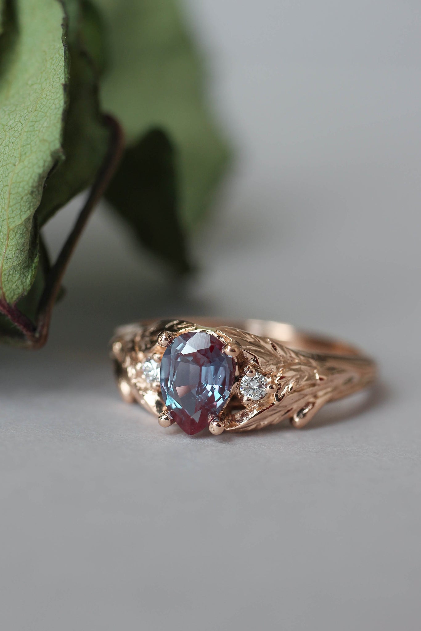 Bridal ring set with alexandrite and diamonds / Wisteria - Eden Garden Jewelry™